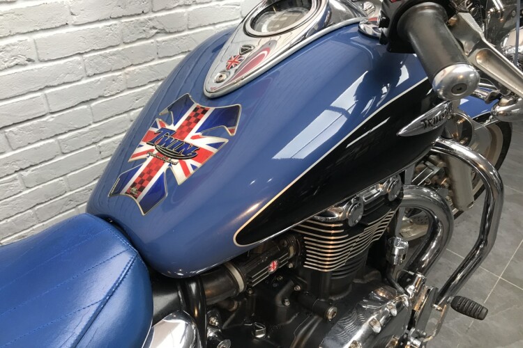 TRIUMPH THUNDERBIRD 1600