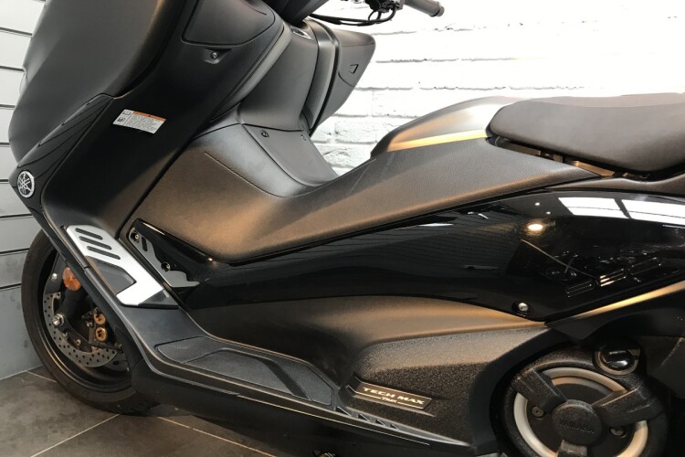 YAMAHA TMAX 530