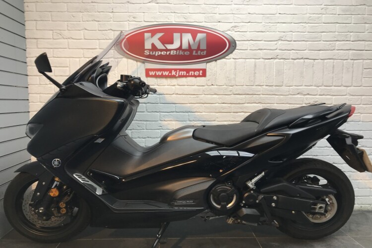 YAMAHA TMAX 530