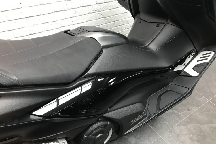 YAMAHA TMAX 530