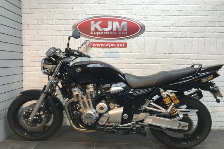 YAMAHA XJR 1300