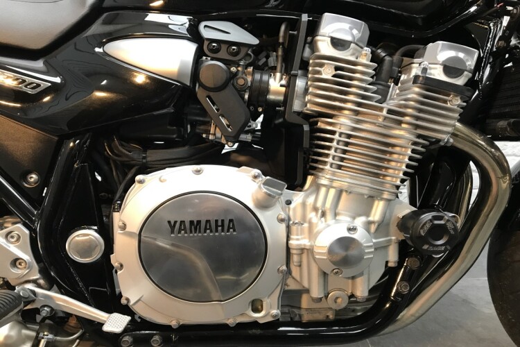 YAMAHA XJR 1300