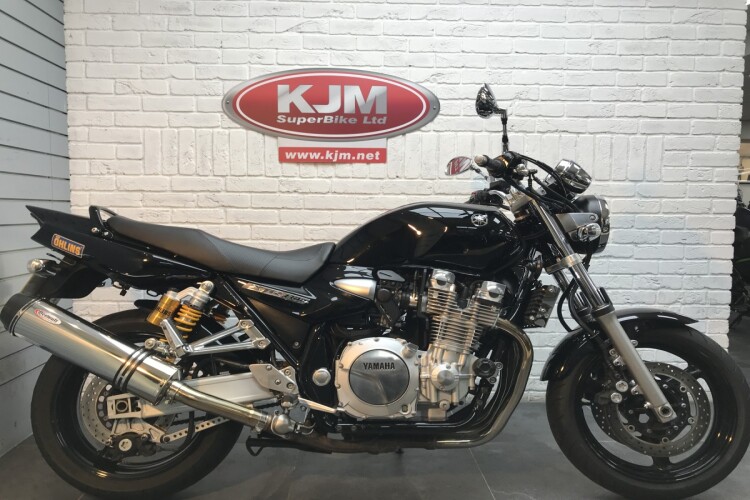 YAMAHA XJR 1300