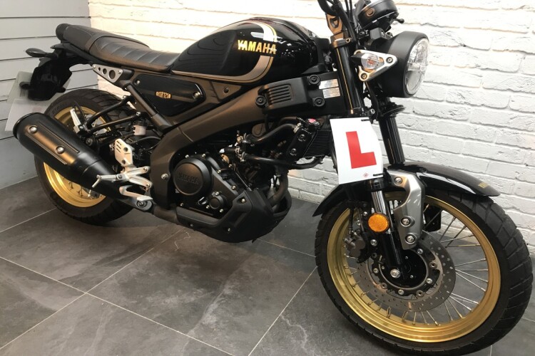 YAMAHA XSR125