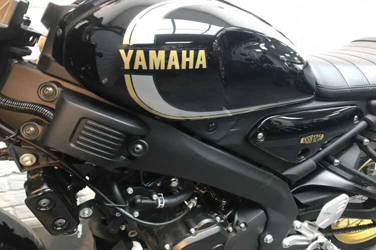 YAMAHA XSR125