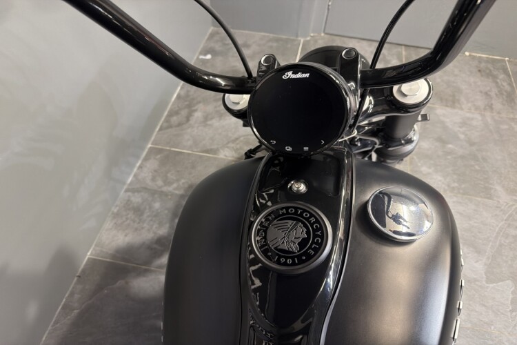 INDIAN CHIEFTAIN DARK HORSE