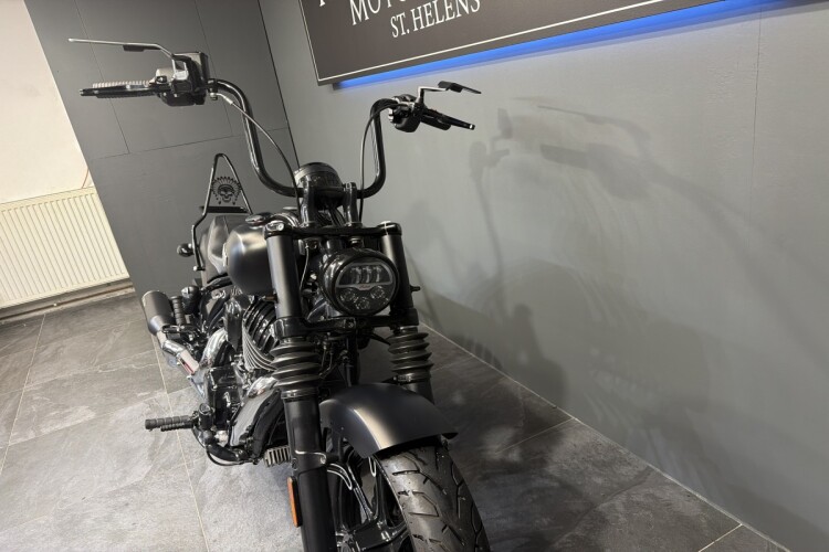 INDIAN CHIEFTAIN DARK HORSE