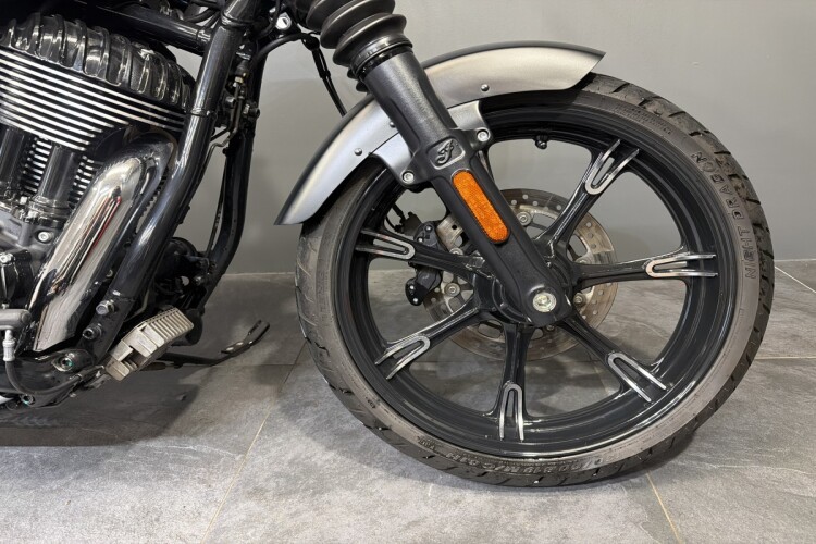 INDIAN CHIEFTAIN DARK HORSE