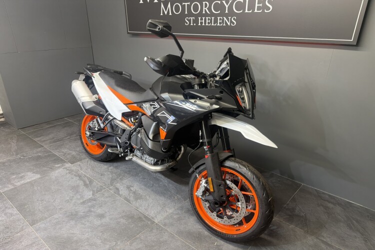 KTM 890 SMT