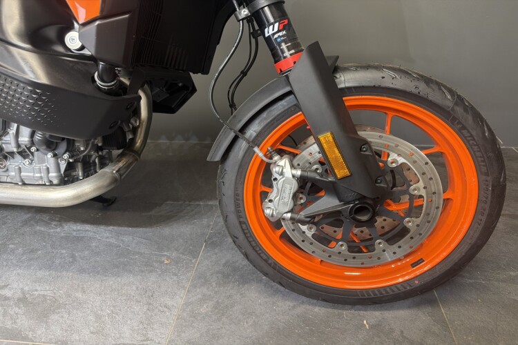KTM 890 SMT