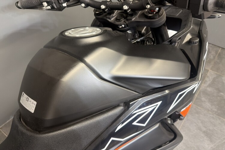 KTM 890 SMT