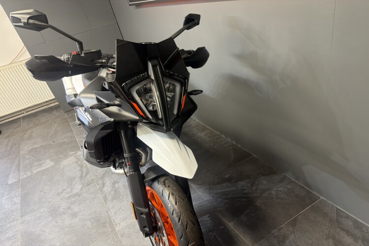 KTM 890 SMT