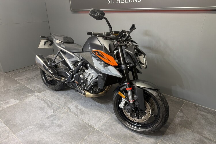 KTM 990 DUKE