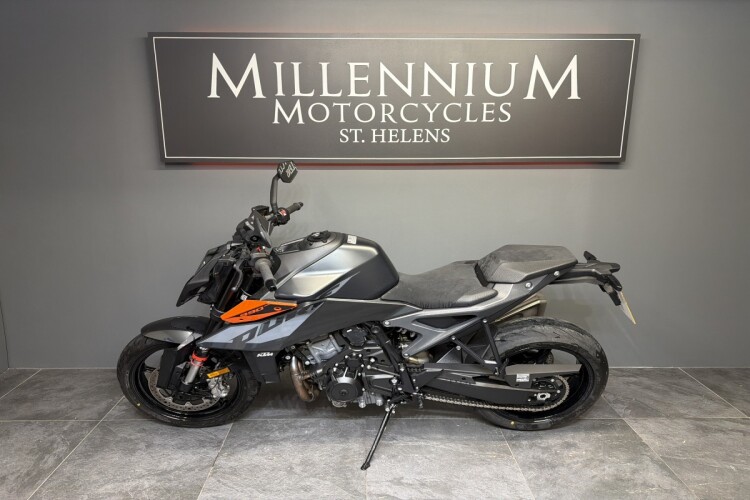KTM 990 DUKE