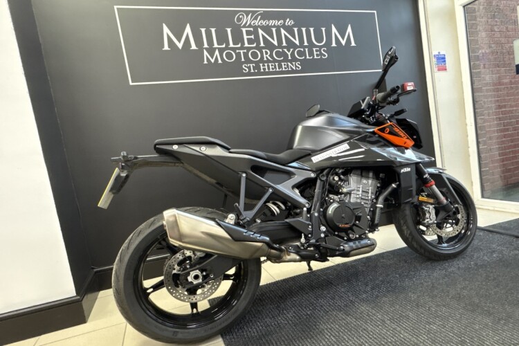 KTM 990 DUKE