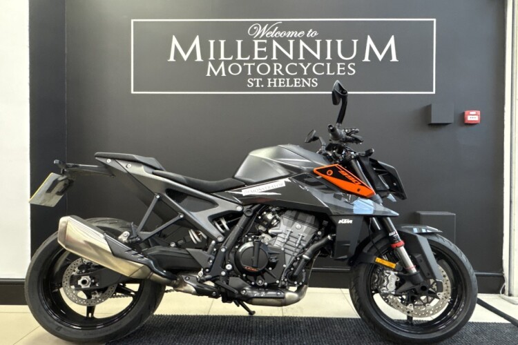 KTM 990 DUKE