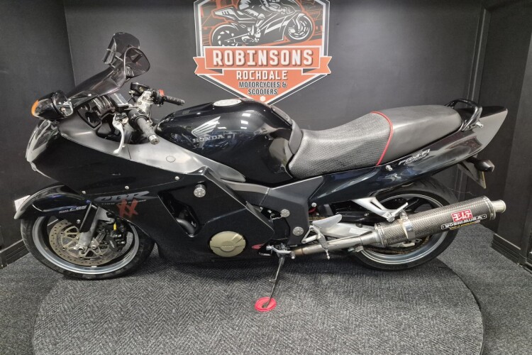 HONDA CBR1100XX SUPER BLACKBIRD