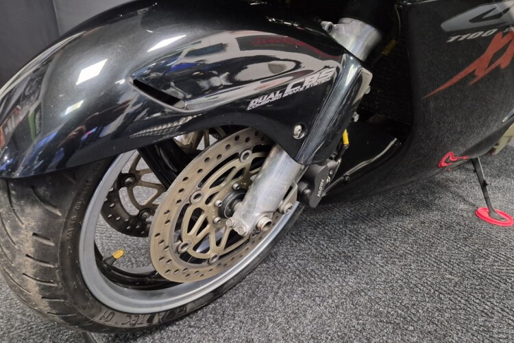 HONDA CBR1100XX SUPER BLACKBIRD