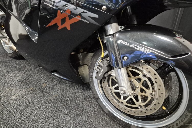 HONDA CBR1100XX SUPER BLACKBIRD