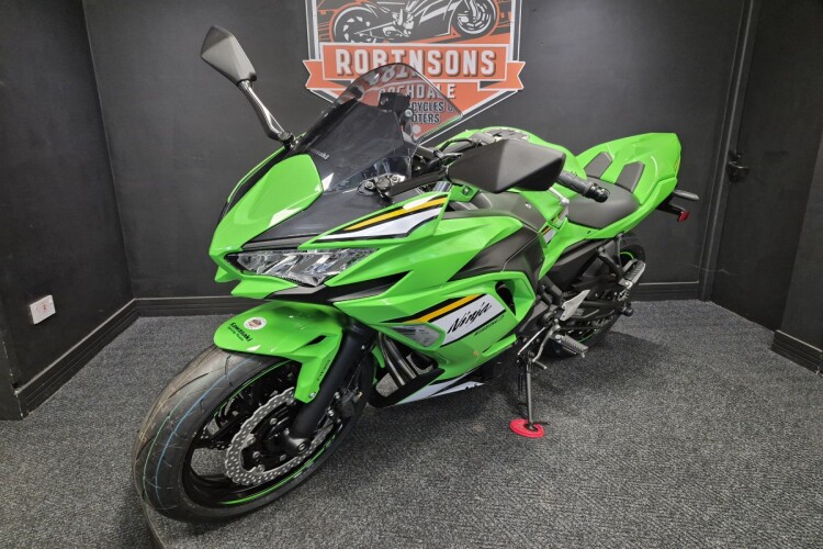 KAWASAKI NINJA 650