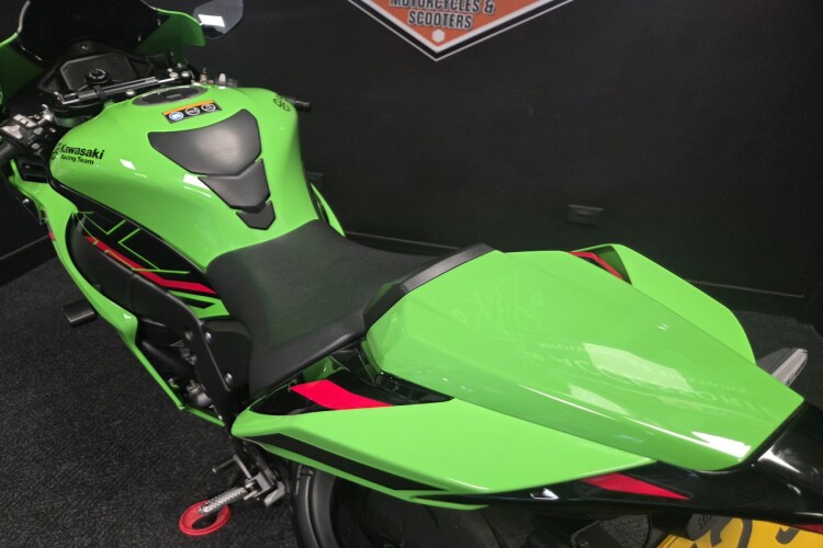 KAWASAKI NINJA ZX-10R