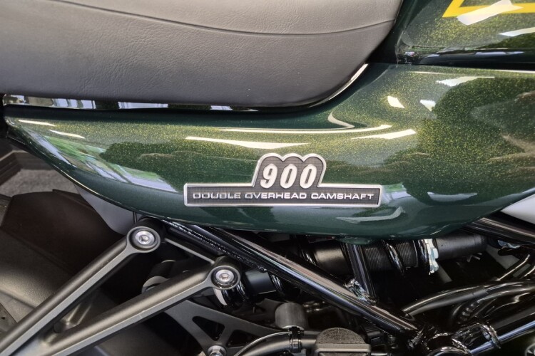 KAWASAKI Z900 RS