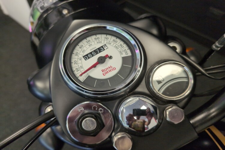 ROYAL ENFIELD CLASSIC 500 EFI