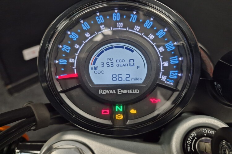 ROYAL ENFIELD SUPER METEOR 650