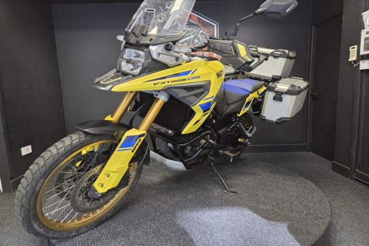 SUZUKI V-STROM 1050