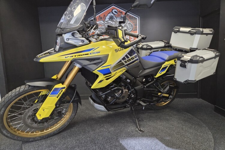 SUZUKI V-STROM 1050
