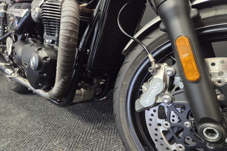 TRIUMPH SPEED TWIN 1200