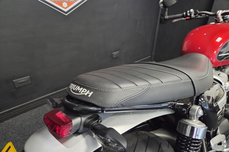 TRIUMPH SPEED TWIN 1200