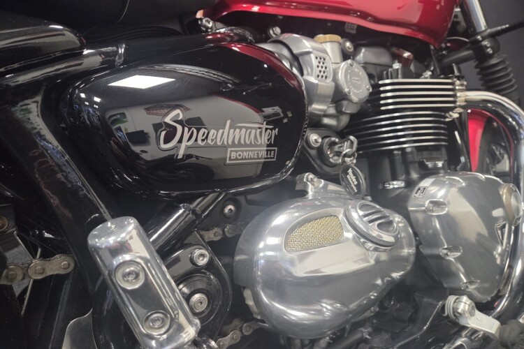 TRIUMPH SPEEDMASTER 1200