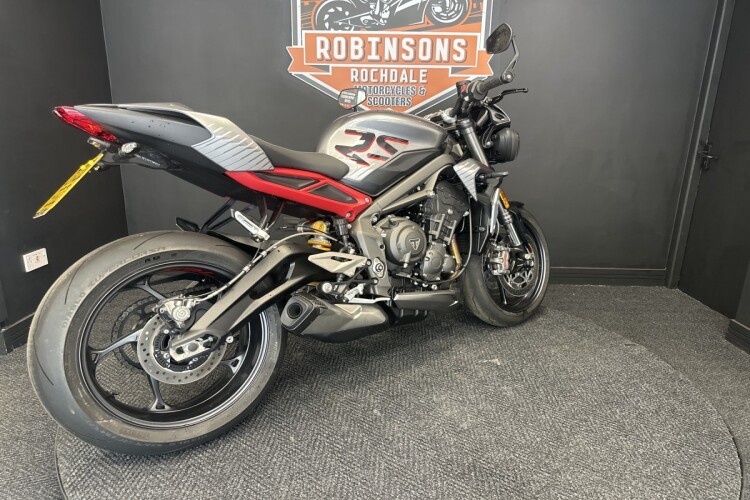 TRIUMPH STREET TRIPLE 765