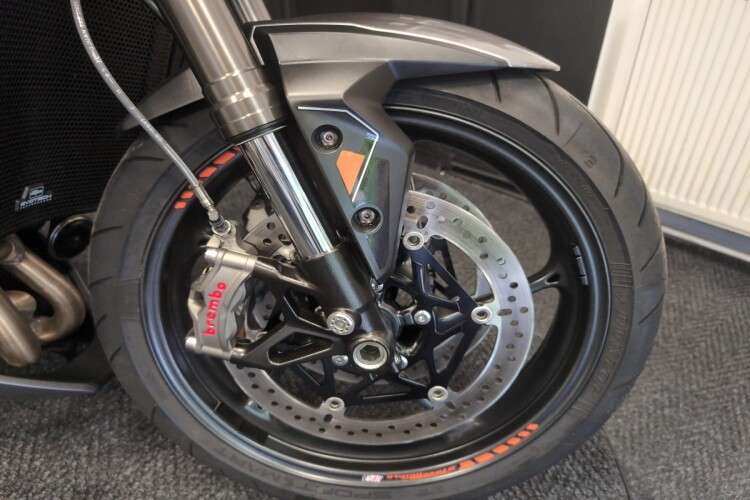 TRIUMPH STREET TRIPLE 765