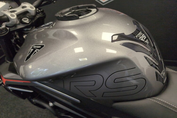 TRIUMPH STREET TRIPLE 765