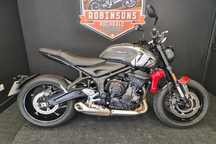 TRIUMPH TRIDENT 660