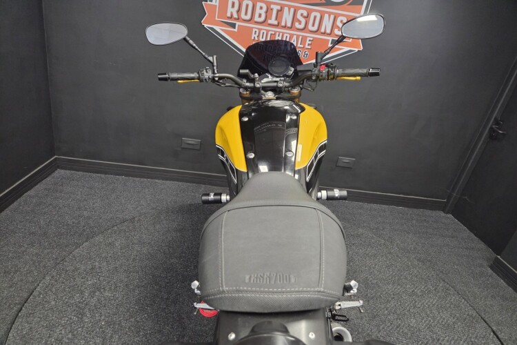 YAMAHA XSR900
