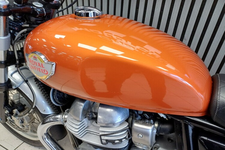 ROYAL ENFIELD INTERCEPTOR 650