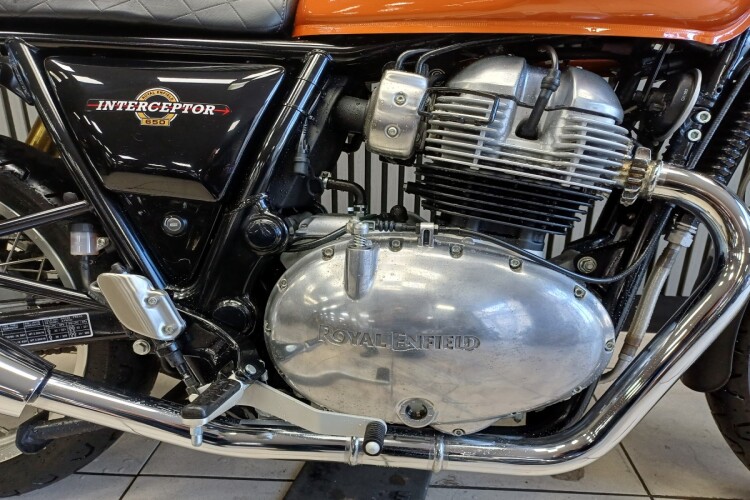 ROYAL ENFIELD INTERCEPTOR 650
