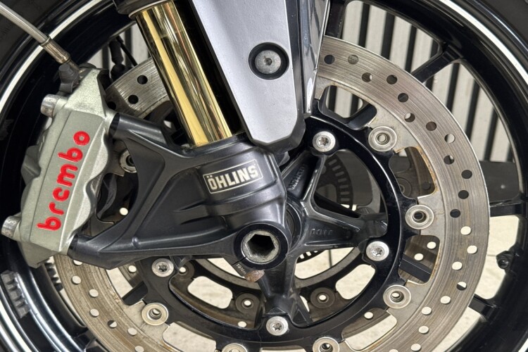 TRIUMPH SPEED TRIPLE 1050