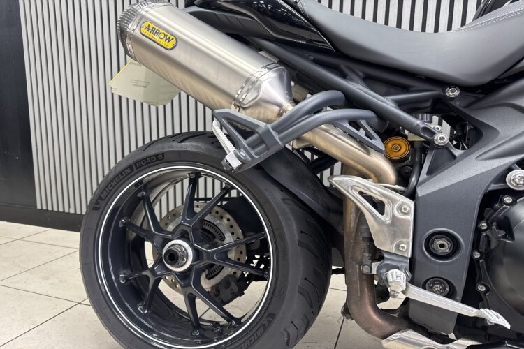 TRIUMPH SPEED TRIPLE 1050