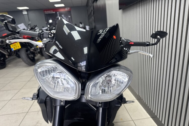 TRIUMPH SPEED TRIPLE 1050