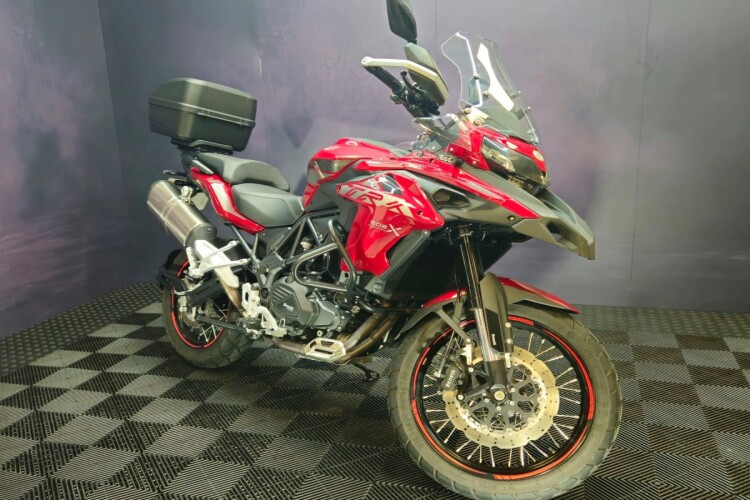 BENELLI TRK 502 X