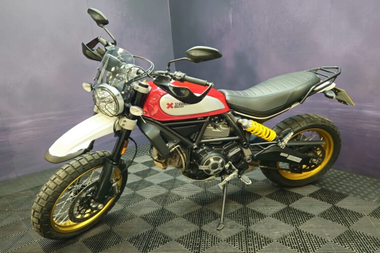 DUCATI SCRAMBLER 800