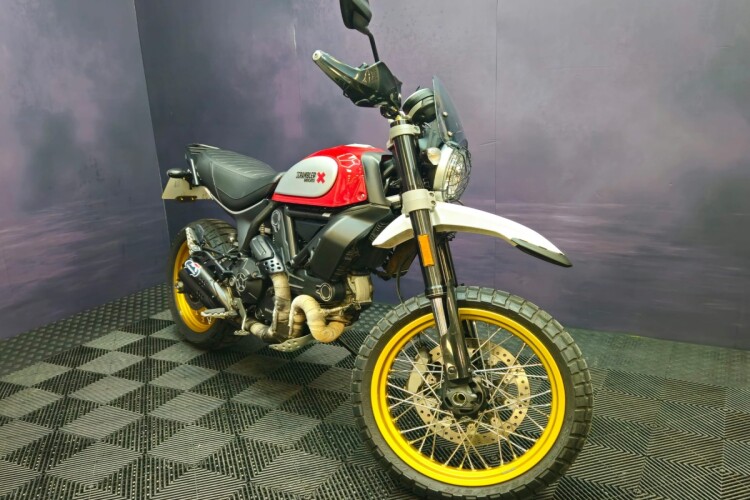 DUCATI SCRAMBLER 800