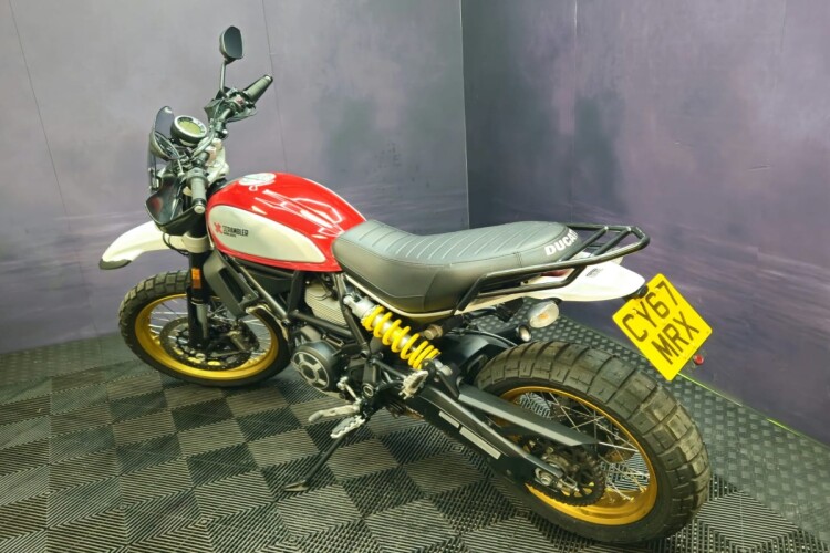DUCATI SCRAMBLER 800