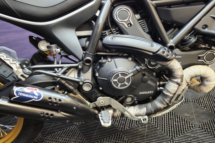 DUCATI SCRAMBLER 800