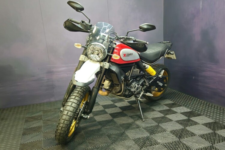 DUCATI SCRAMBLER 800