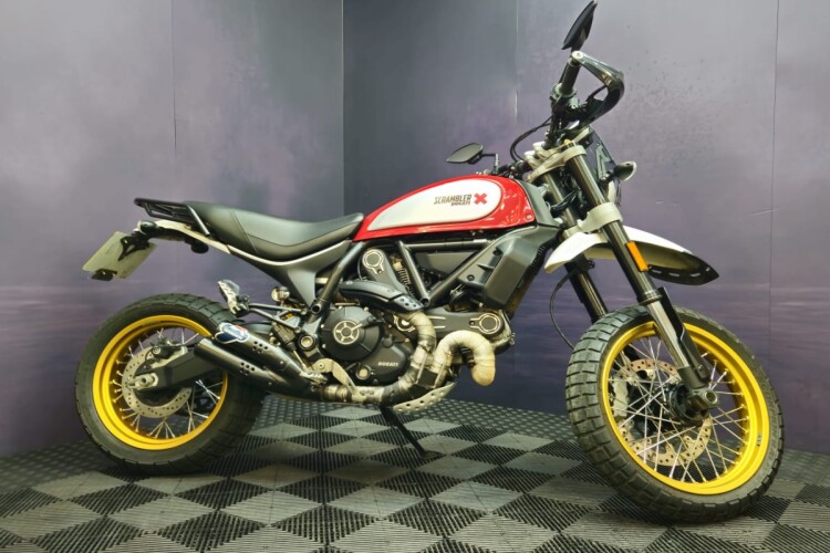 DUCATI SCRAMBLER 800